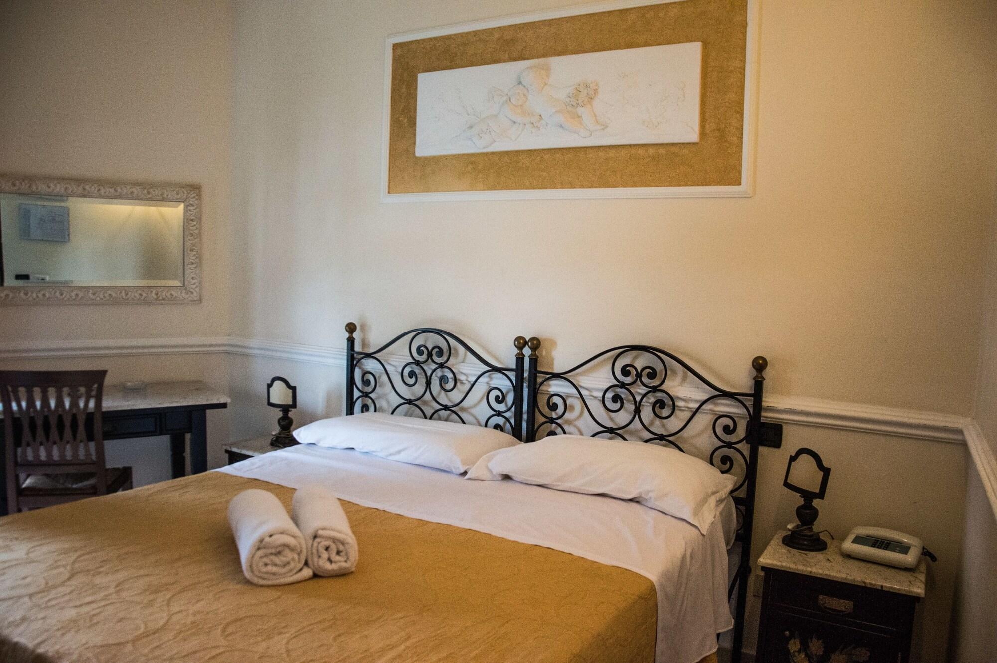 Hotel & Apartments Villa Linda Giardini Naxos Exteriör bild