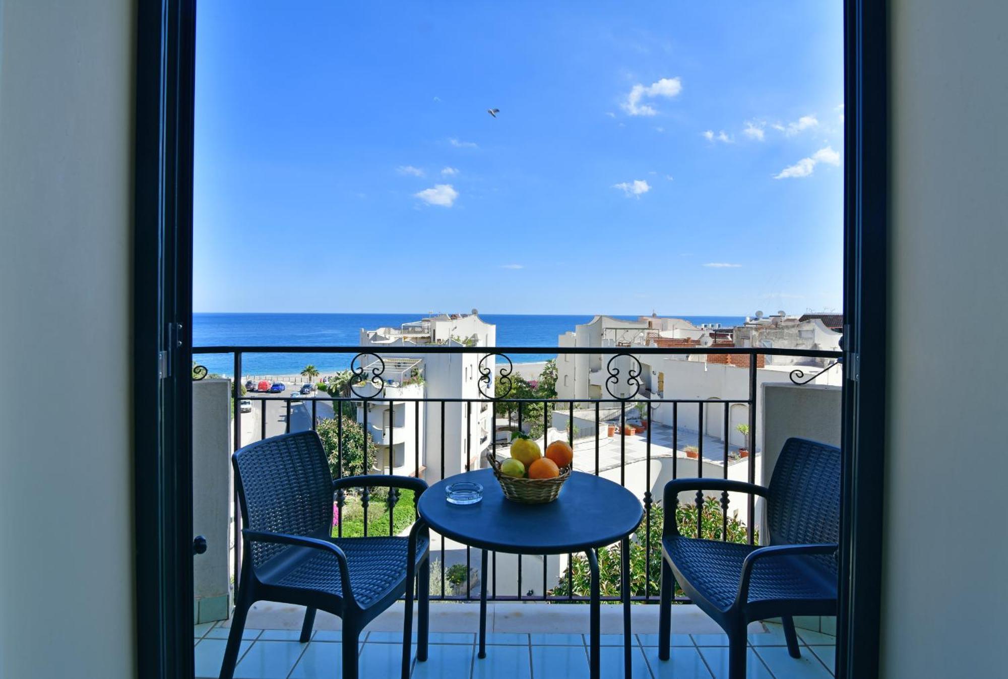 Hotel & Apartments Villa Linda Giardini Naxos Exteriör bild