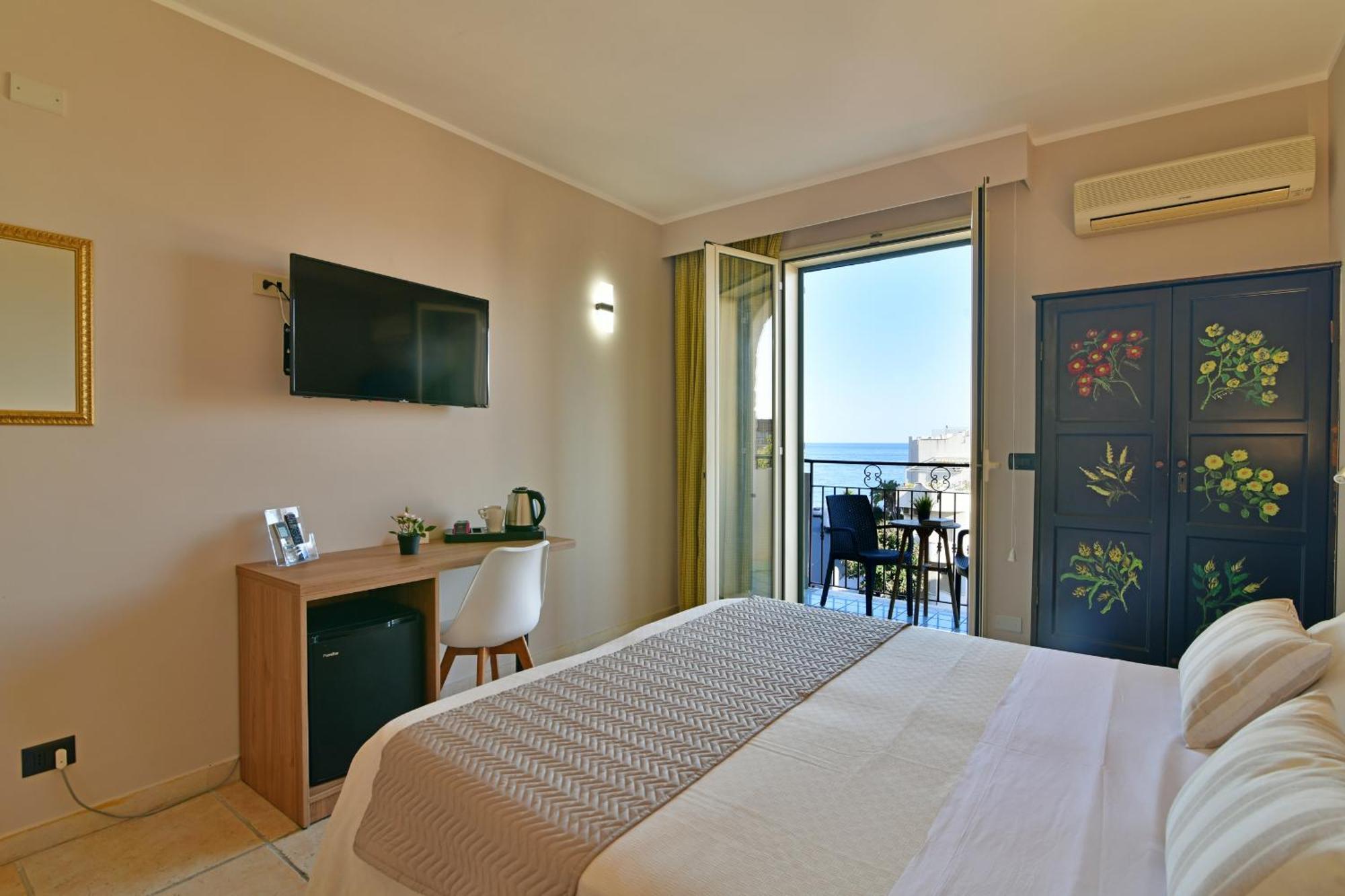 Hotel & Apartments Villa Linda Giardini Naxos Exteriör bild