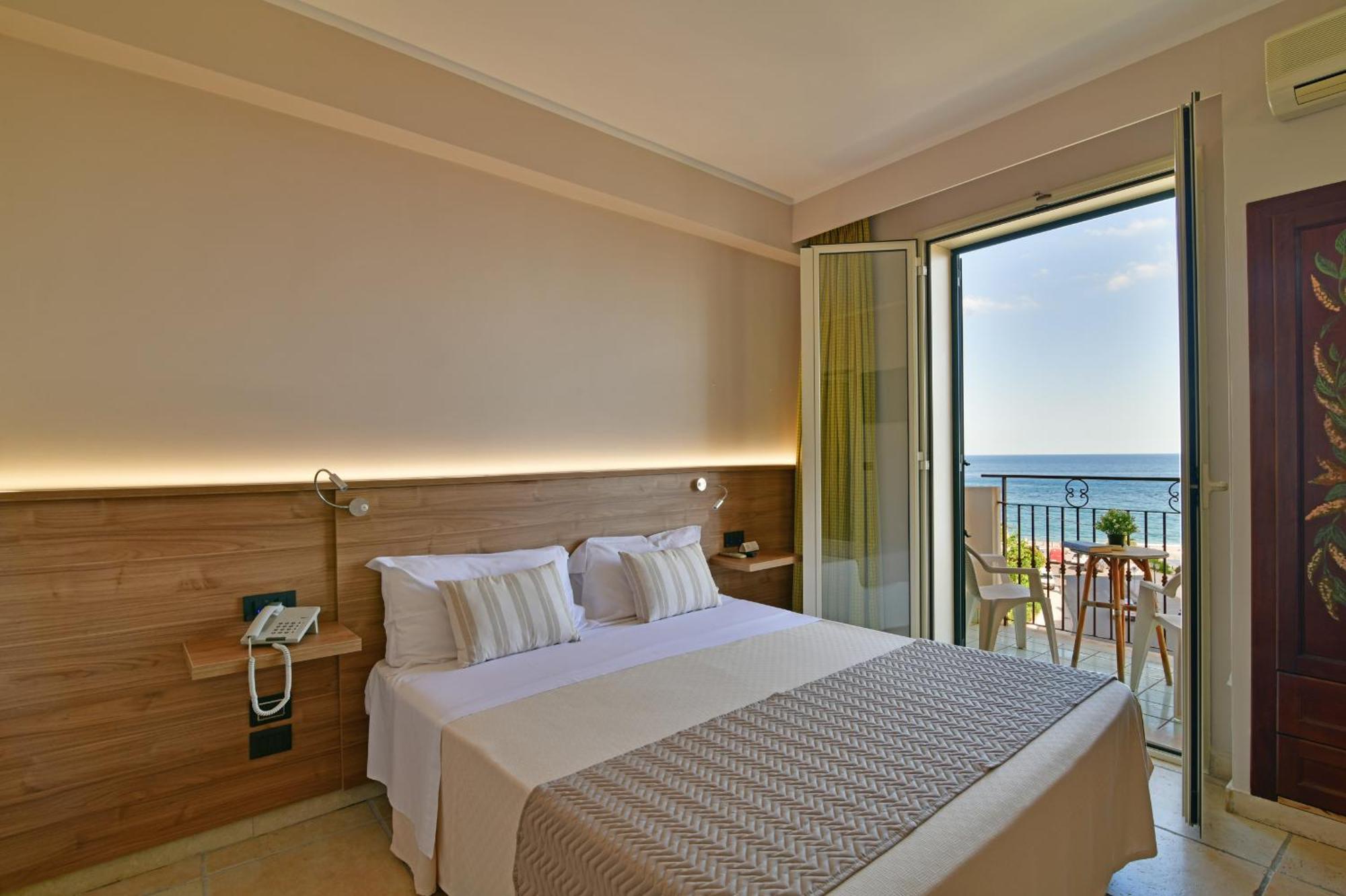 Hotel & Apartments Villa Linda Giardini Naxos Exteriör bild
