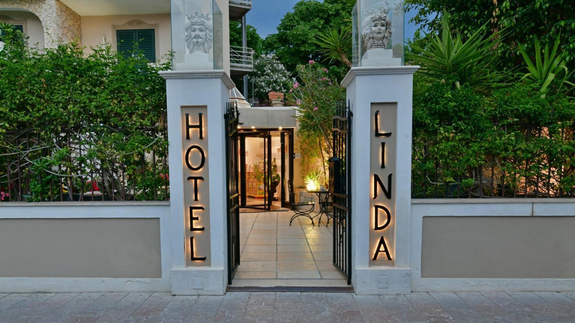 Hotel & Apartments Villa Linda Giardini Naxos Exteriör bild