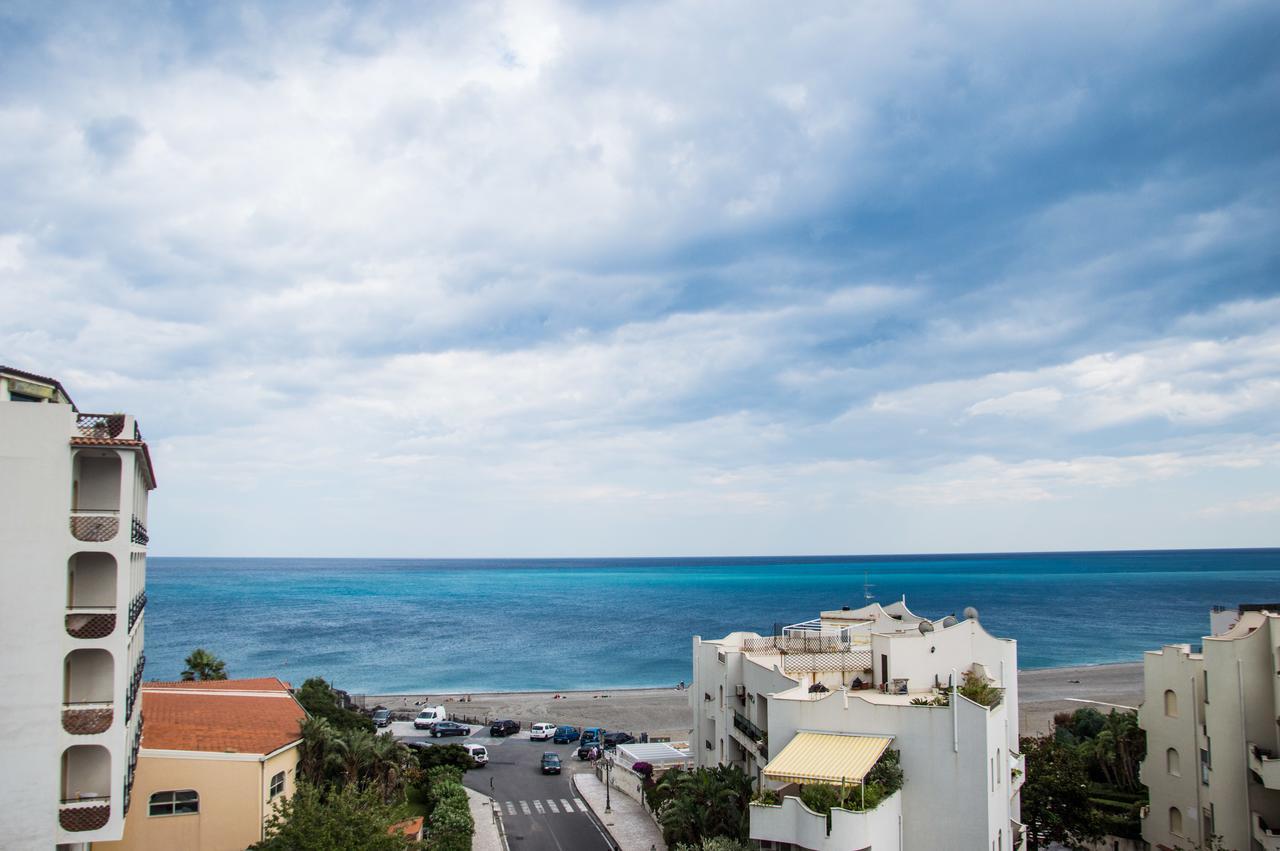 Hotel & Apartments Villa Linda Giardini Naxos Exteriör bild